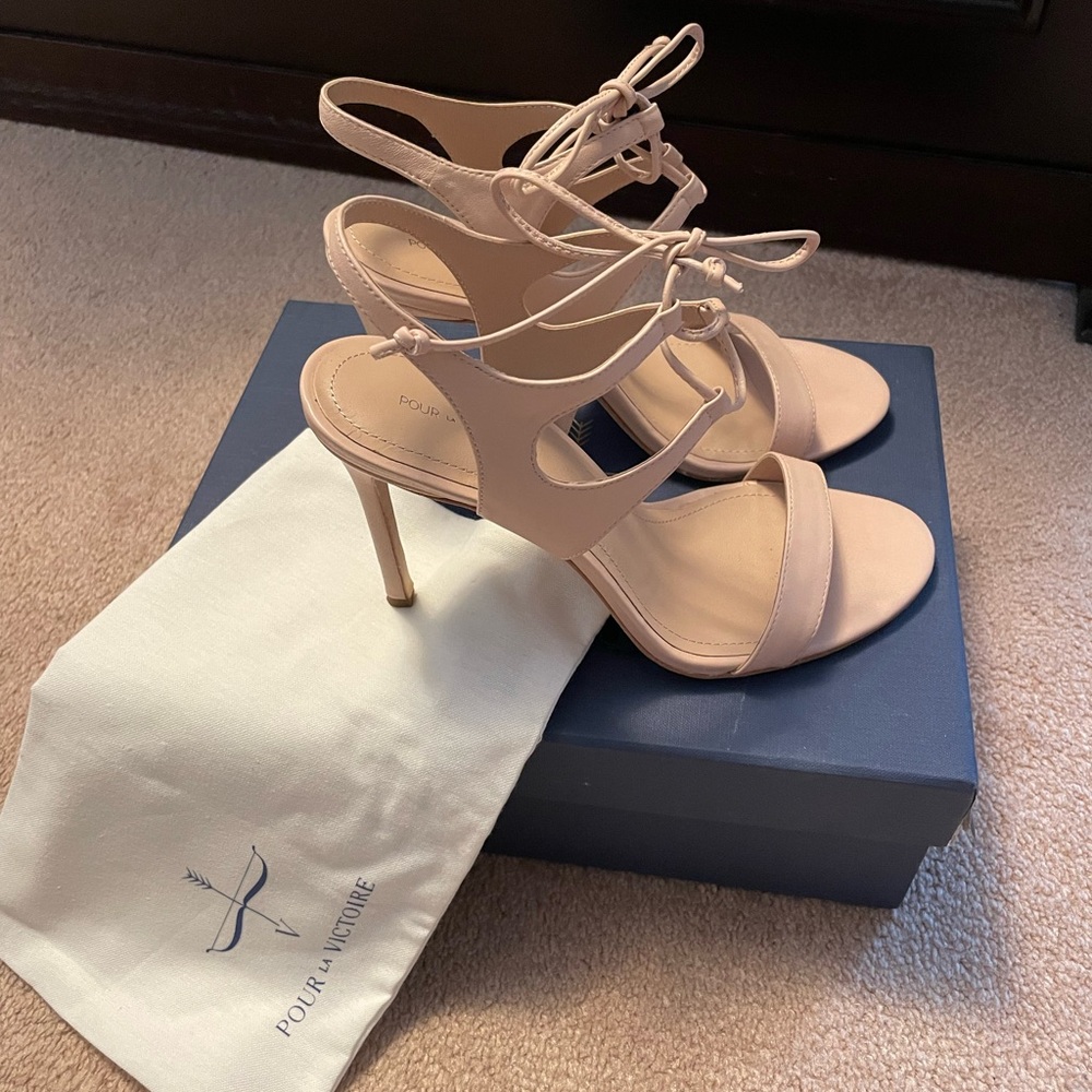 Pour La Victoire “Elisa” shoe